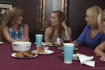 فتاة تشيكية تدليك عارية لأول سكس عراقي اون لاين مرة